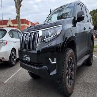 Seems like this car deserves a before and after comparison. Yep It’s another Prado but this time it’s got no hoops with the Offroad Animal Predator bar, Offroad Animal 22” Lightbar and Supernova Lighting Infinite 8.5” Driving Lights. The difference speaks for itself. 

  #fitmy4wd #getfitted #offroadanimal #predatorbar #toyotaprado #prado150 #TOYOTA